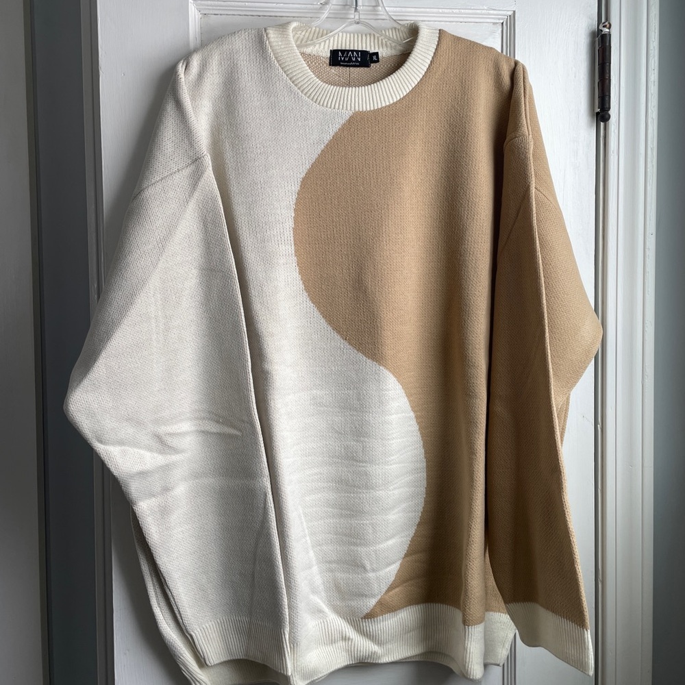 NWT Men’s Cream & Camel Sweater